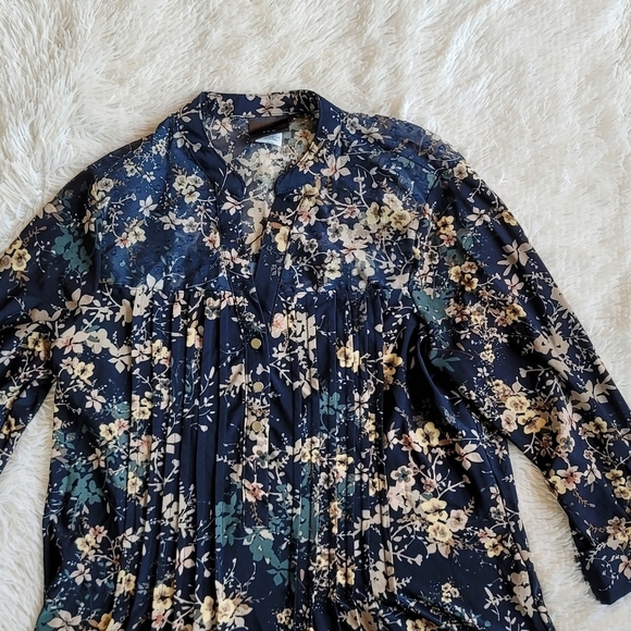 J.t.b. Set of 2 Floral Blouse V Neck Silver Button Shirts Size S small - Picture 7 of 16